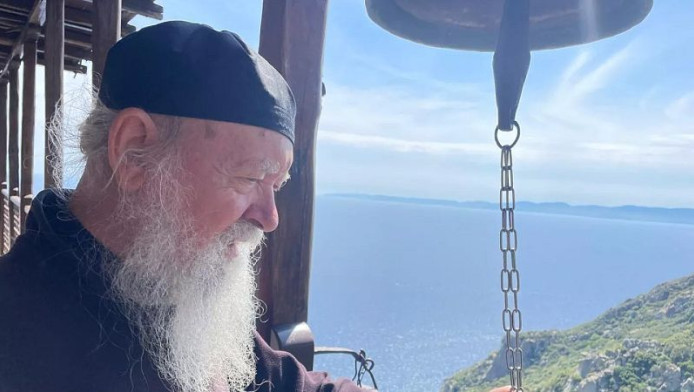 Τα τρία ελληνικά κόμματα που έχουν επαφή με το Άγιο Όρος και η εμπλοκή!