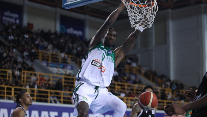 Αποθέωση για Χέιζ-Ντέιβις: "Υπερόπλο και ισοπεδωτικός"