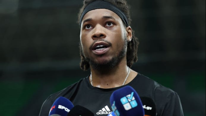 “Καρφί” Ρισόν Χολμς - “Πρέπει να μάθω πώς σφυρίζουν οι διαιτητές”