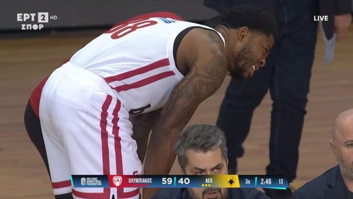 Συναγερμός στον Ολυμπιακό - Πρόβλημα με Τζόουνς (ΒΙΝΤΕΟ)