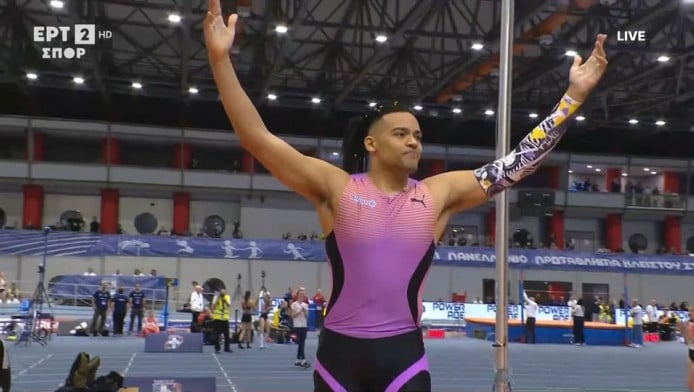 Αδιανόητος Καραλής - Έσπασε τα κοντέρ με άλμα στα 6.17 μέτρα! (ΒΙΝΤΕΟ)