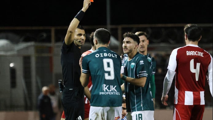 "Βράζουν" στη Λιβαδειά: Σκληρή στάση για τη διαιτησία Φωτιά!