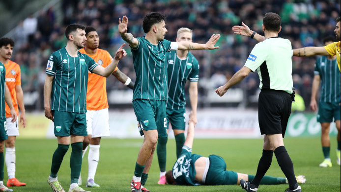 Με 10 από το 34’ ο ΟΦΗ - Απρόσεκτος Σαλσέδο και δεύτερη κίτρινη (ΒΙΝΤΕΟ)