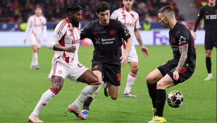 Γκάφα στην άμυνα του Ολυμπιακού και μεγάλη ευκαιρία ο Σικ (ΒΙΝΤΕΟ)