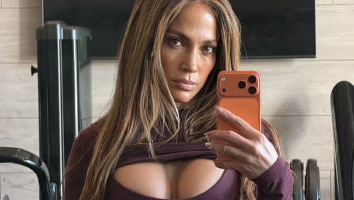 Άπαιχτες ΦΩΤΟ της Τζένιφερ Λόπεζ από το γυμναστήριο - Μην τις χάσεις!