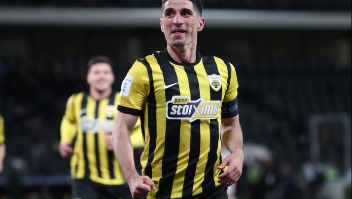 Τρισευτυχισμένος Μάνταλος με γκολ και ασίστ! Χάρηκε που "τάισε" Γιόβιτς