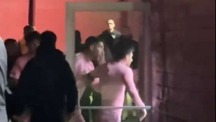 Ασυγκράτητος Μέσι! Πήγε να επιτεθεί σε διαιτητές (ΒΙΝΤΕΟ)