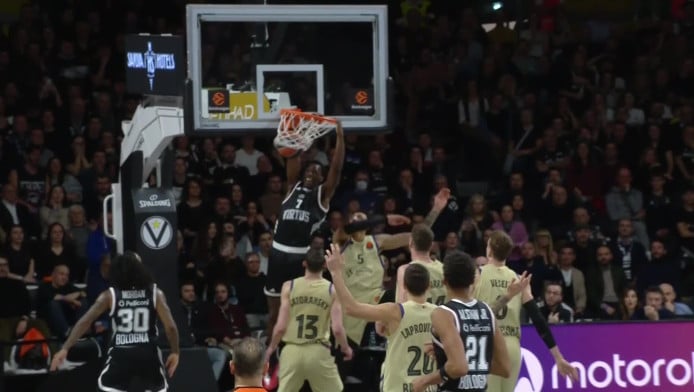 Τρομερή alley oop ασίστ του Μόργκαν και κάρφωμα του Νιανγκ (BINTEO)