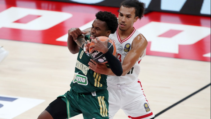 Η "αποκάλυψη" της Παρί που θέλει να γίνει… Σορτς και Γουόρντ!