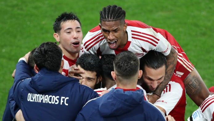 Ας φωνάζουν στους οπαδούς και όχι για το πέναλτι - Καμπανάκι για Ολυμπιακό!