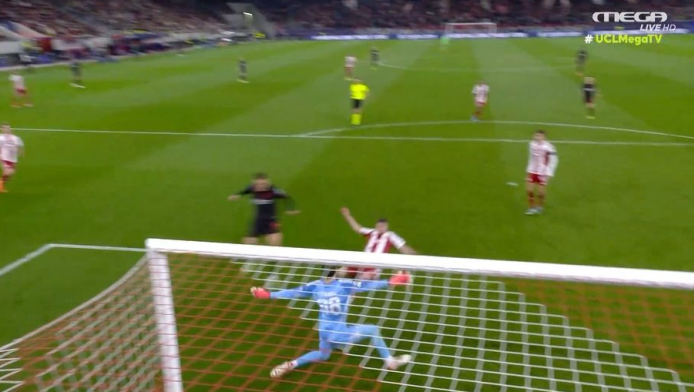 Απίστευτος Τζολάκης! Φοβερές επεμβάσεις & δοκάρι για Λεβερκούζεν (vid)