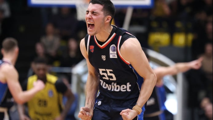 Διπλό... μισή κατηγορία για τον Πανιώνιο μέσα στο Μαρούσι! (ΒΙΝΤΕΟ)