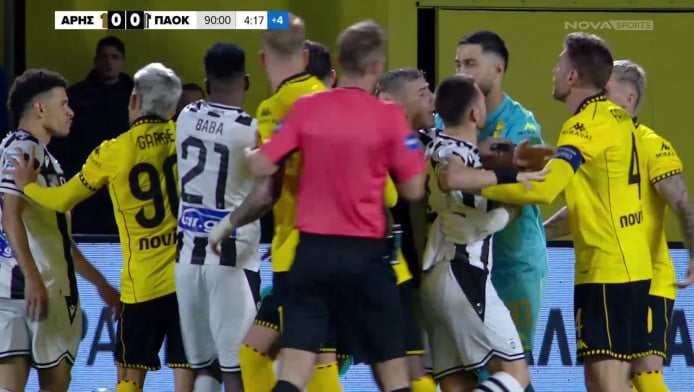 Παραλίγο... ξύλο στο φινάλε του Άρης - ΠΑΟΚ (ΒΙΝΤΕΟ)