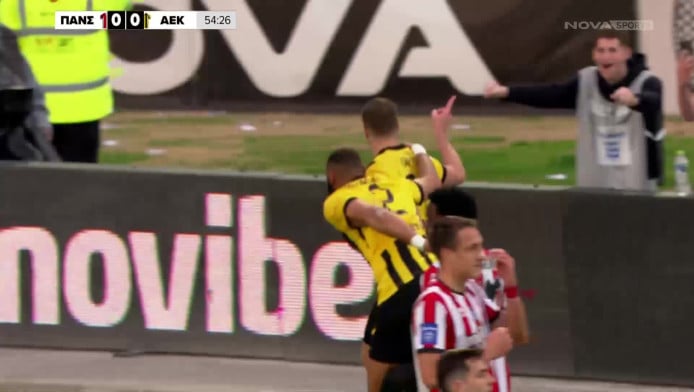 Προβάδισμα με Βάργκα η ΑΕΚ - Έλεγχος από VAR πέντε λεπτά (vid)