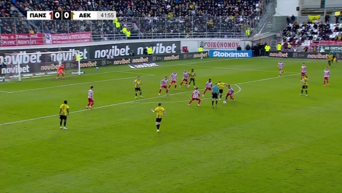 Η κόκκινη Πενράις που ζήτησε ο Πανσερραϊκός στο 0-0! Τον έκανε αλλαγή (Vid)