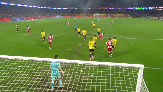 Χαμός φινάλε! Πέναλτι με VAR o Ολυμπιακός & φωνές από ΑΕΚ (vid)