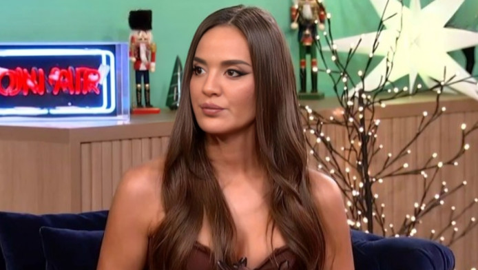 Η Ρία Ελληνίδου βάζει τέλος στην παρεξήγηση - «Με ακούμπησε στη σκηνή και…»