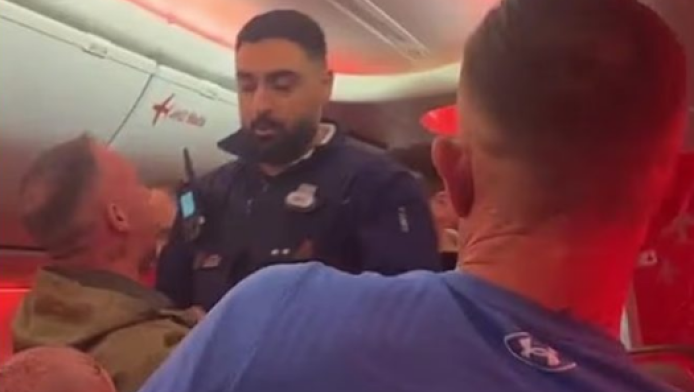 Θρίλερ σε αεροπλάνο: Άγριος καυγάς σε πτήση από Τουρκία (ΒΙΝΤΕΟ)