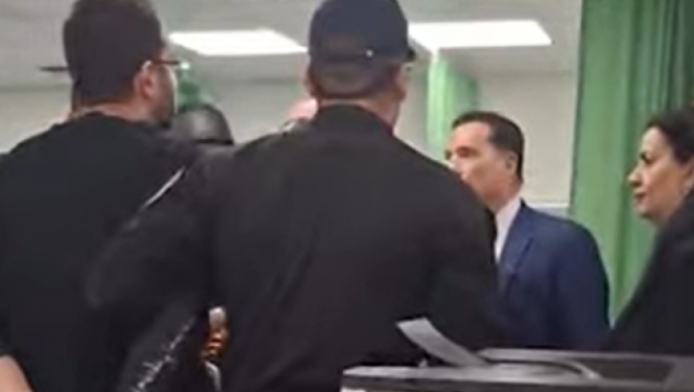 Έξαλλος ο Άδωνις Γεωργιάδης στο Νοσοκομείο: "Αυτόφωρο τώρα, να πάει μέσα"!