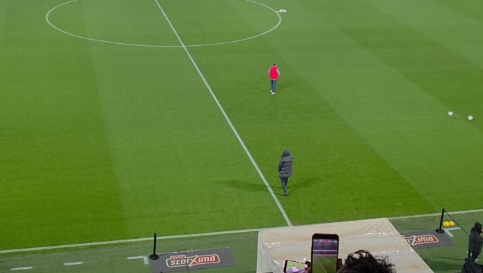 Χαμός στη Φιλαδέλφεια! Άγρια "γιούχα" στην είσοδο του Μεντιλίμπαρ (ΒΙΝΤΕΟ)