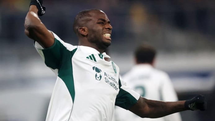 Ηρωική πρόκριση ΠΑΟ στα πέναλτι με Λαφόν! Αντεξε με 10, μαγικός Τεττέη (VD)