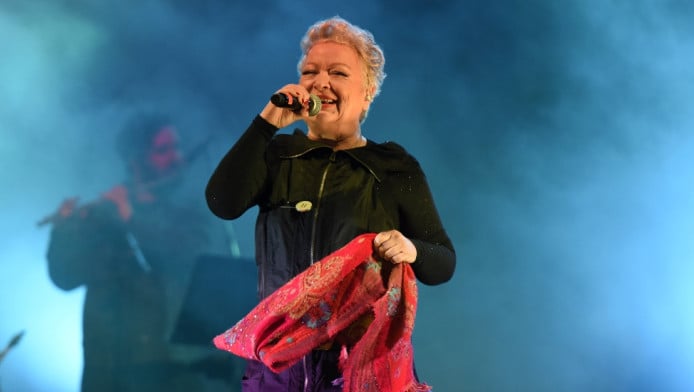 Στο νοσοκομείο η Τάνια Τσανακλίδου - Με κλάματα έφυγε από τη σκηνή