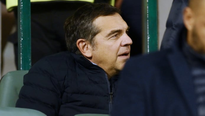 Το πασίγνωστο πρόσωπο που μιλάει με τον Αλέξη Τσίπρα για το νέο κόμμα