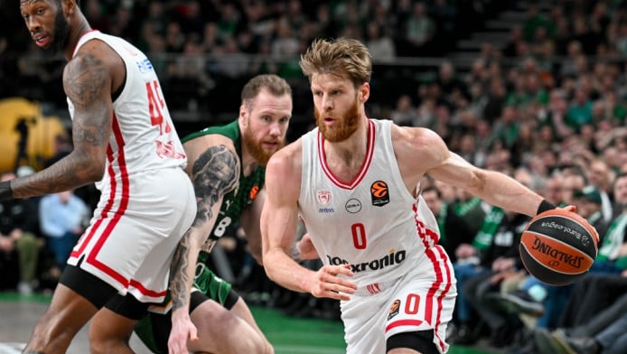 Τέσσερις μέτριοι πλέι-μέικερ δεν κάνουν έναν... Φρανσίσκο