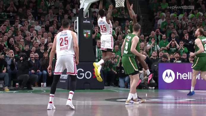 Του έσβησε τα φώτα: Τάπα του Ράιτ στη μούρη του Χολ (ΒΙΝΤΕΟ)