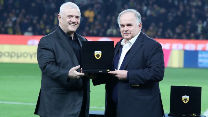 ΣΟΚ για πρώην παράγοντα της ΑΕΚ! Βομβαρδίστηκε πλοίο του στο Ορμούζ