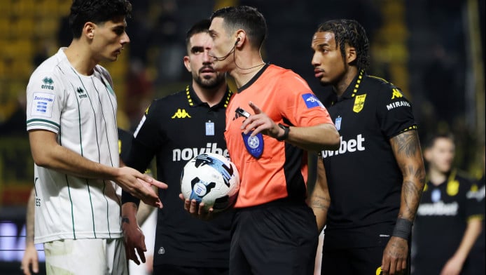 Super League: Με ντερμπάρα ξεκινούν τα πλέι οφ 5-8