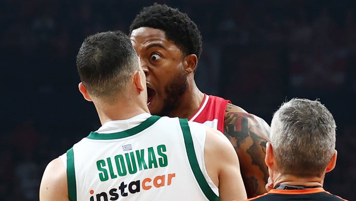 Vlog Καούρη: Ποιος τους περίμενε στον Ολυμπιακό - Μονόδρομος πλέον για ΠΑΟ!