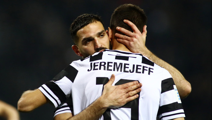 Τριάρα αφιερωμένη εκεί ψηλά στον Κλεομένη και... περιμένει δώρο ο ΠΑΟΚ (Vd)