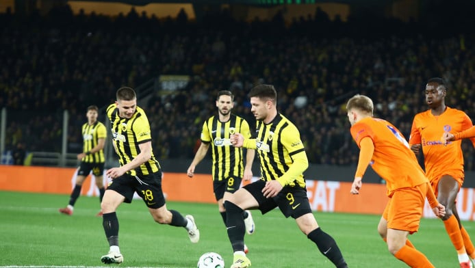 Πόσες πιθανότητες έχει η ΑΕΚ να περάσει τη Ράγιο και να πάει τελικό;