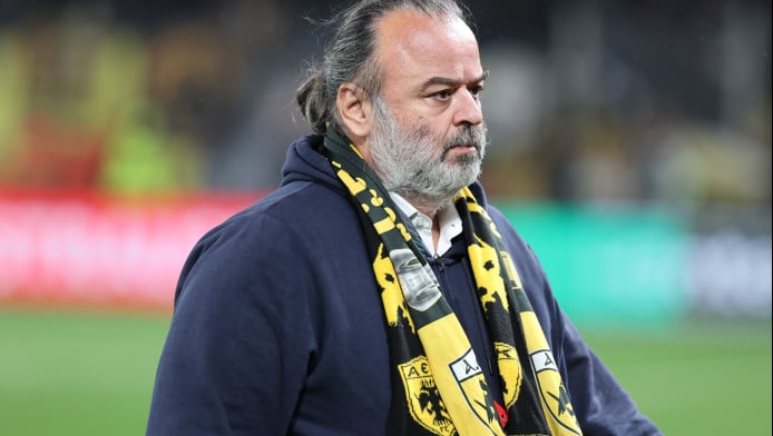 Στα αποδυτήρια στο ημίχρονο ο Ηλιόπουλος - "Γαλλοσερβικά" απο Νίκολιτς!