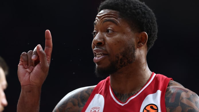 Ο showman με καρφωματάρες Τζόουνς και οι φοβεροί Φουρνιέ-Βεζένκοφ (Vid HL)