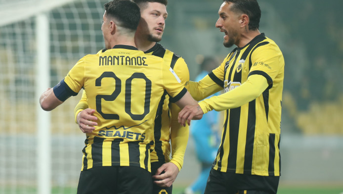 Το πάρτι της ΑΕΚ με τριάρα που την έφερε μόνη στην κορυφή (ΒΙΝΤΕΟ HL)