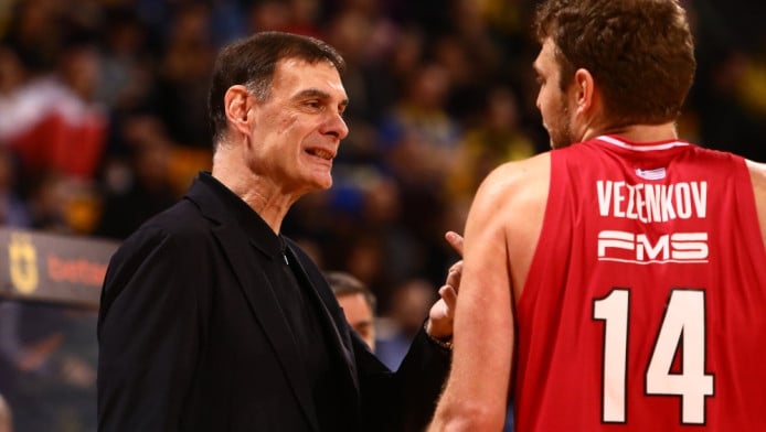 Μπαρτζώκας: "Μεγάλο ερωτηματικό για Βεζένκοφ" - Τι είπε για Γουόκαπ