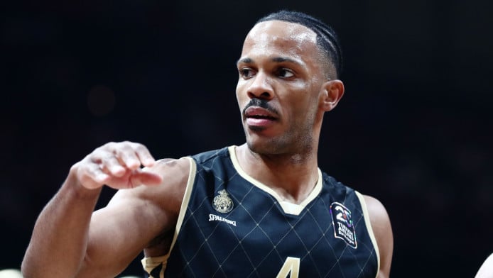 Κόντρα με... ερυθρόλευκο οπαδό και αιχμές Μπλόσομγκεϊμ (ΦΩΤΟ)