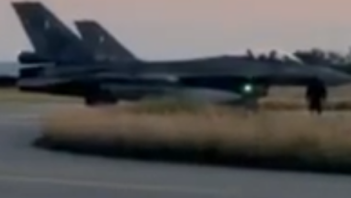 Κύπρος: Προσγειώθηκαν τέσσερα ελληνικά F-16 - Ταξίδι Δένδια (ΒΙΝΤΕΟ)
