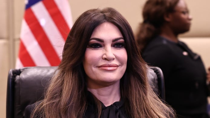 Έκανε το σταυρό της η Γκίλφοϊλ! Τί συνέβη μπροστά στον Τραμπ;