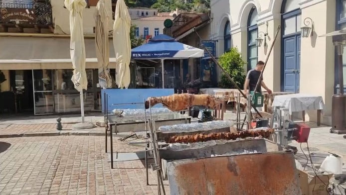 Πότε ξεκινά το πασχαλινό ωράριο - Ποια Κυριακή θα είναι ανοιχτά τα μαγαζιά
