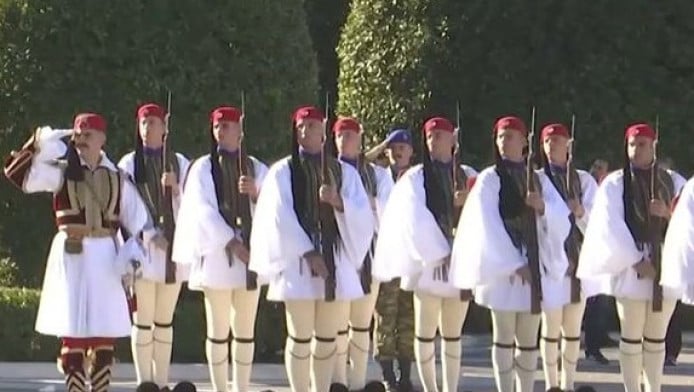 Τσολιάς και Εύζωνας! Η απίθανη καταγωγή των λέξεων που σίγουρα δεν ξέρετε 