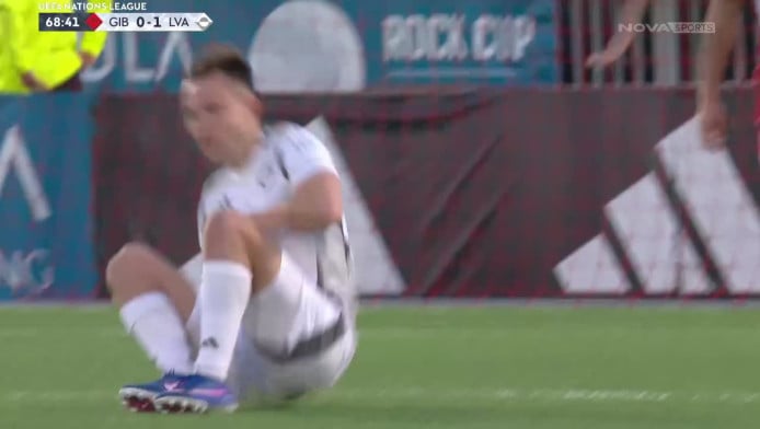 Συνέβη και αυτό: Παίκτης έχασε ευκαιρία και έκανε κωλοτούμπα (ΒΙΝΤΕΟ)