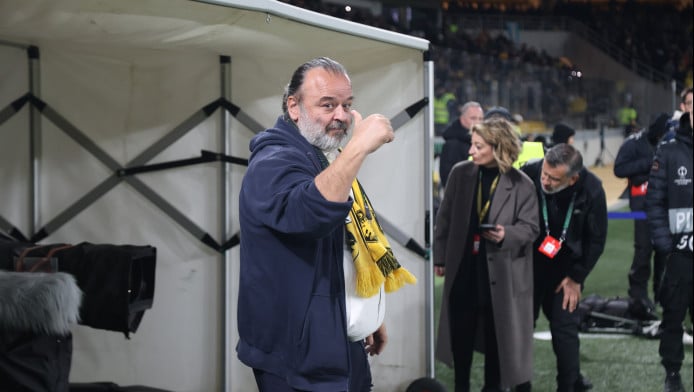 Παρέμβαση Ηλιόπουλου στο ημίχρονο με Τσέλιε! Τί είπε τους παίκτες της ΑΕΚ;