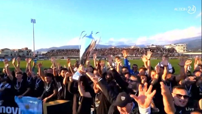 Ντελίριο ενθουσιασμού στην Καλαμάτα - Σήκωσε την κούπα! (ΒΙΝΤΕΟ)