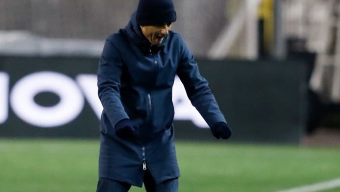 Εγκώμια Λουτσέσκου σε Μπιάνκο, Χατσίδη - Ατάκες για Κένι, Κωνσταντέλια