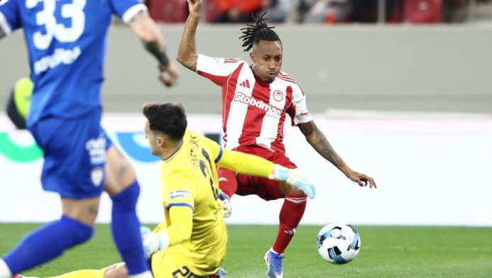 Μεγάλη ευκαιρία με Μαρτίνς!Live: Ολυμπιακός - ΑΕΛ Νοvibet 0-0