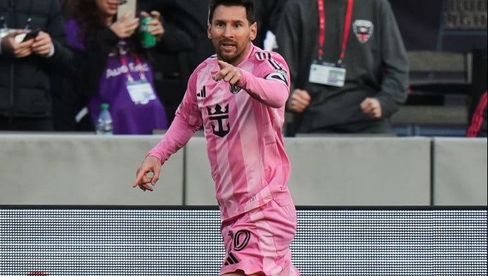 Μαγικό πλασέ και μια ανάσα από τα 900 γκολ ο Μέσι! (ΒΙΝΤΕΟ)