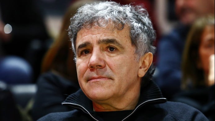 Από την απαξίωση στην επιφυλακτικότητα και τώρα στο "καλύτερα έρχονται"